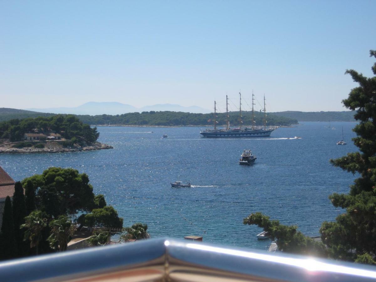 Appartement Castle Stambuk à Hvar Town Extérieur photo